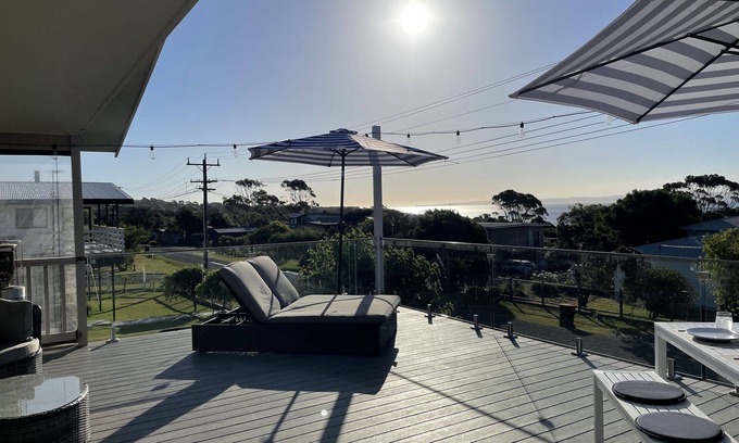 Ventnor House | Seacombe Grove, Ventnor with open fire, balcony stunning ocean views