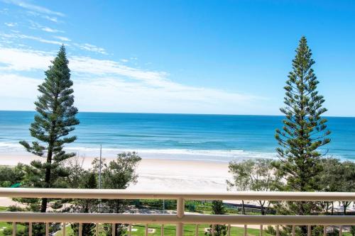 Surfers Paradise Apartment | Seacrest Beachfront Apartments Gold Coast