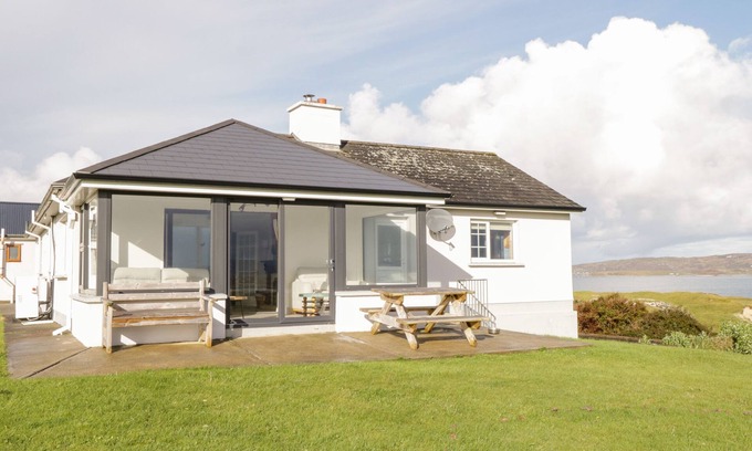 Ballyconneely Cottage | SEACREST, pet friendly in Ballyconneely, County Galway