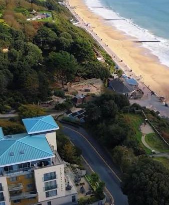 Westbourne Apartment | Seafront Apartment Azure