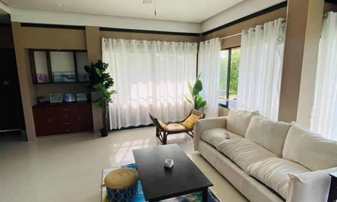Dauis House | Seaheart Guesthouse Dauis