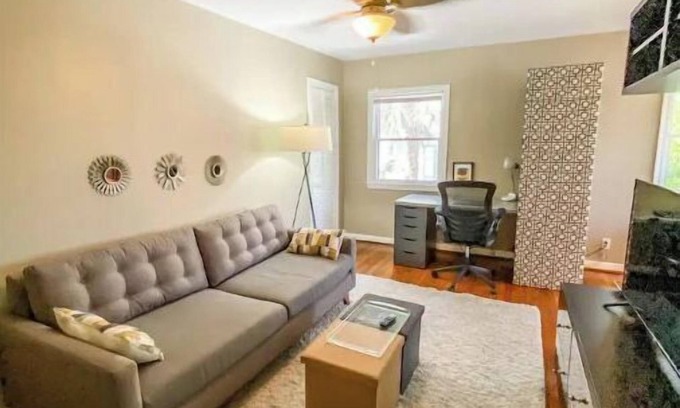 San Jacinto Apartment | Sealy Suites D Historic East End - Walk to Beach, UTMB & Strand