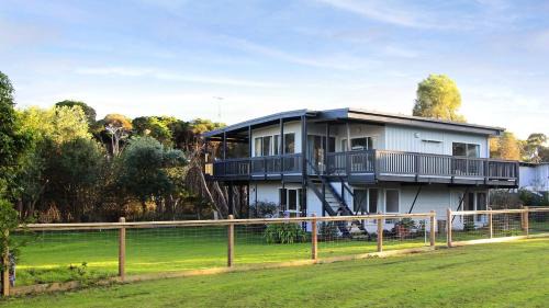 Smiths Beach House | Seanic at Smiths
