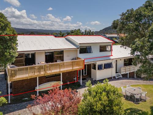 Whangamata House | Seascape Beachfront A - Whangamata Holiday Unit