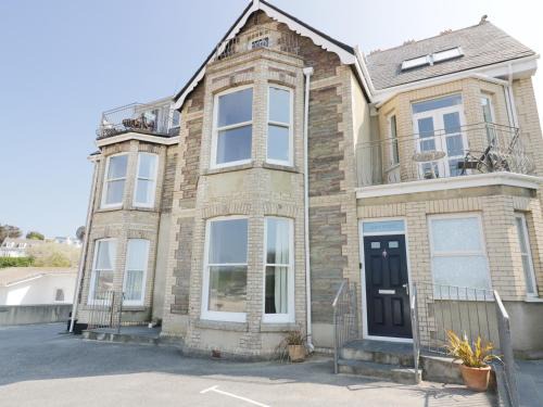 Porth Apartment | Seashore House