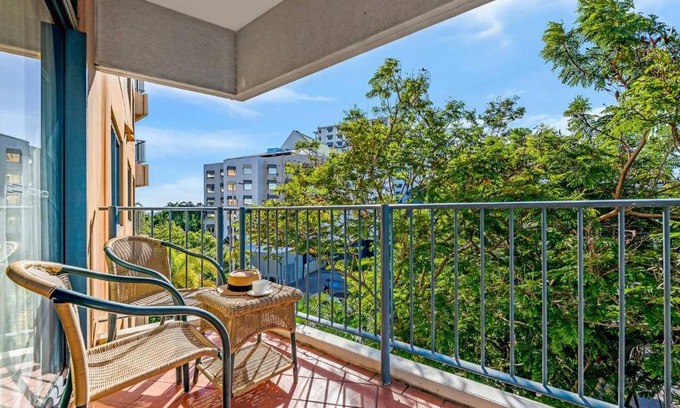 Darwin City Centre Apartment | Seaside Oasis with Balcony along the Esplanade