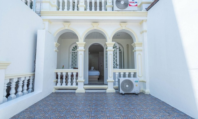 Patong Hotel | Seaside Patong House