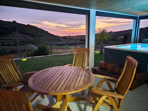 Izola Apartment | SeaView apartment Mirjam with Jacuzzi