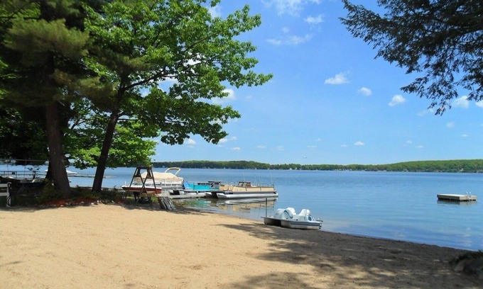 Gaylord Cabin | Secluded Log Home Getaway in Gaylord with Private Lake Access