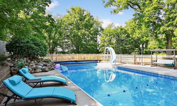 Niles House | Secluded Luxe 5BR Estate w/Pool, Wineries, Near ND