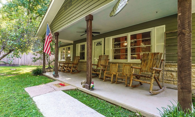 Gatlinburg - Pigeon Forge Cottage | Secluded - Near Pigeon Forge + Gatlinburg! Hot Tub + Firepit + Game Room + WiFi