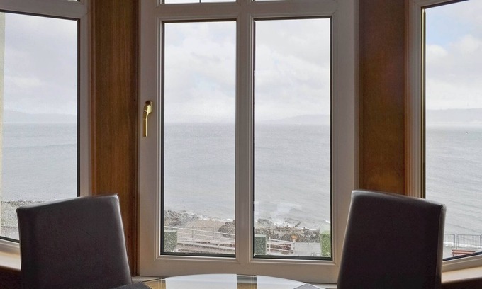 Kilmun Cottage | Second floor flat commanding spectacular view across the Firth of Clyde.
