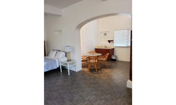 Estate Kings Quarter Apartment | Section - Unit 400 @Bunkerhill