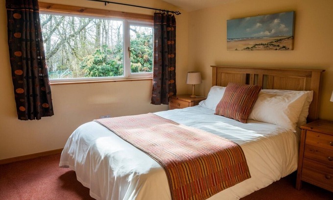 Duirinish Cabin | Self-Catering log cabin near Plockton and the Isle of Skye secluded, well equipped and dog friendly.