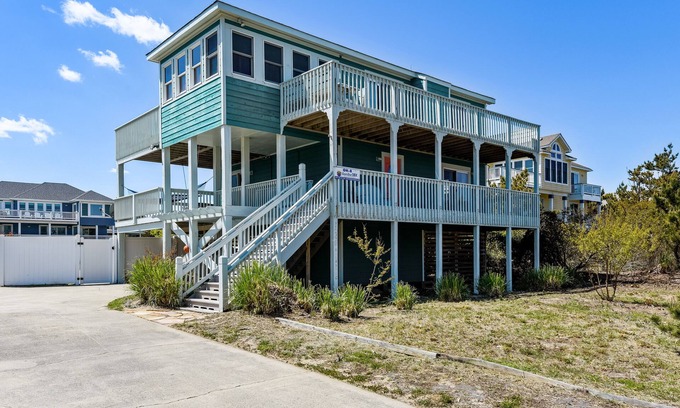 Ocean Hill House | SEMIOCEANFRONT OCEAN VWS! Pool, Hot Tub, fenced yard for dogs!