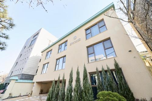 Cheongunhyoja-dong Hotel | Seochonyeoga