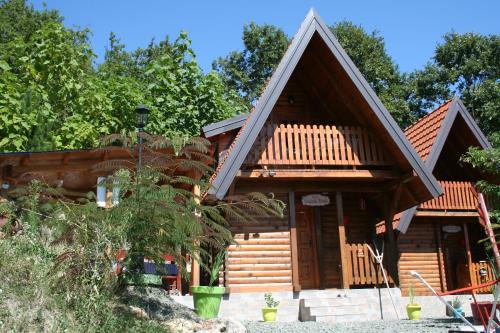 Central Serbia Apartment | Seoski Turizam Feniks apartman Davidovi Psalmi