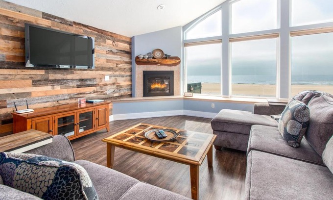 Kiwanda Shores House | Serendipity by the Sea