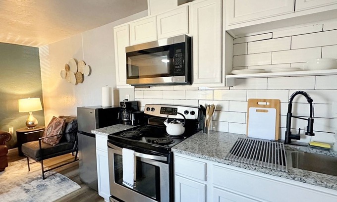Central Oklahoma City Apartment | Serene 1BR Escape Near Bricktown - 32A