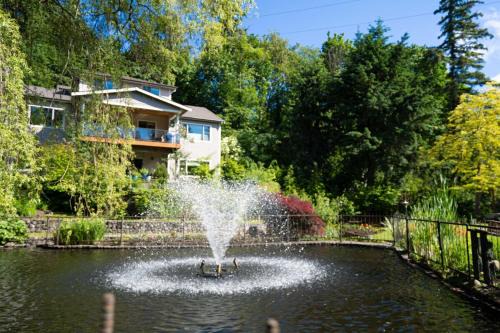 Kenmore Villa | Serene Getaway in Kenmore