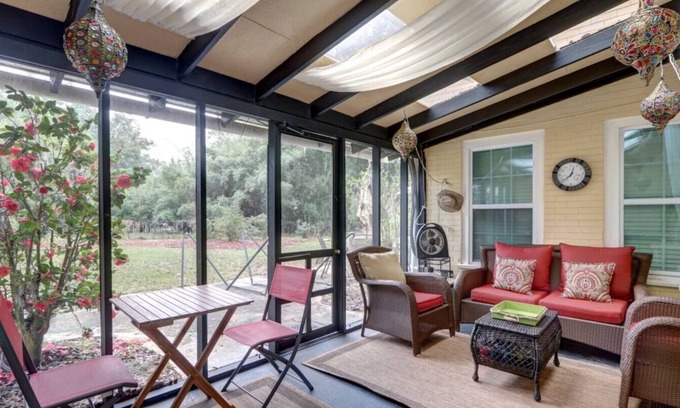 Victory Heights Apartment | Serene Historic Estate - 8 Minutes to River St.