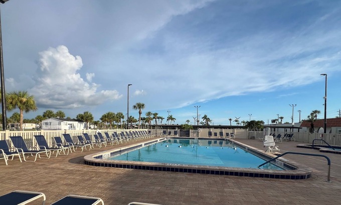 Iona House | Serene Oasis - 2 Bedroom - Less than 5 miles to the beaches!