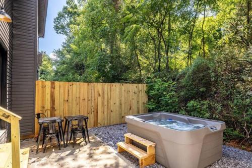 Sevierville House | Serene Retreat Private Hot Tub and Arcade