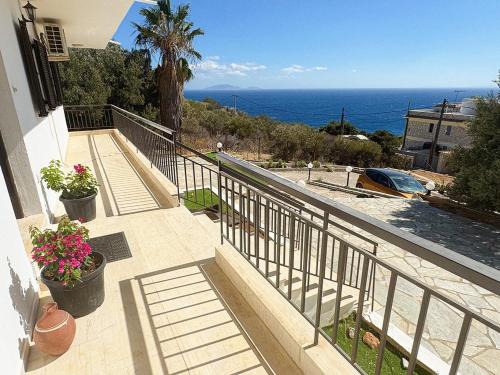 Marathon Apartment | Serenity, stunning sea view & massage