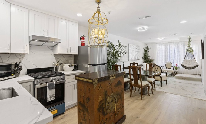 Inner Richmond Apartment | SF Newly Remodeled Charming 2bd With 100% Walking Score
