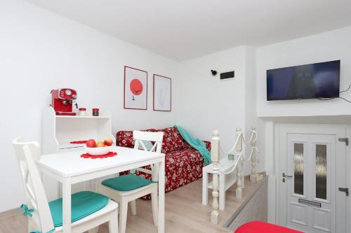 Bakar Apartment | Sha La La - Charming, unique studio in a historic building next to a castle, WIFI, smart TV, washer-dryer