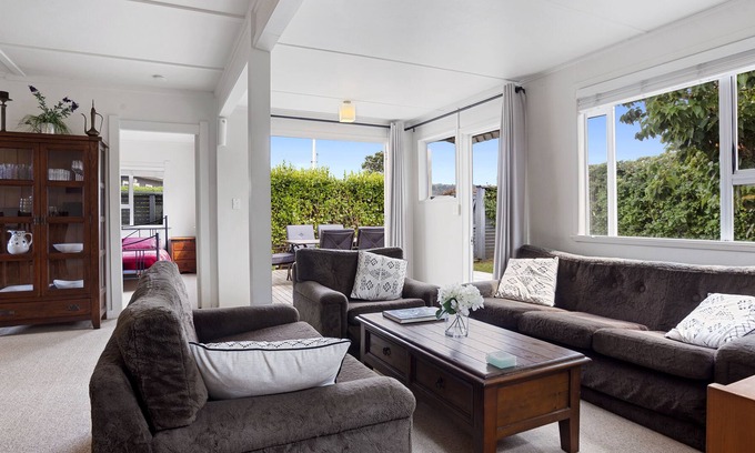 Waihi Beach Cottage | Shell Cottage - Waihi Beach Holiday Home