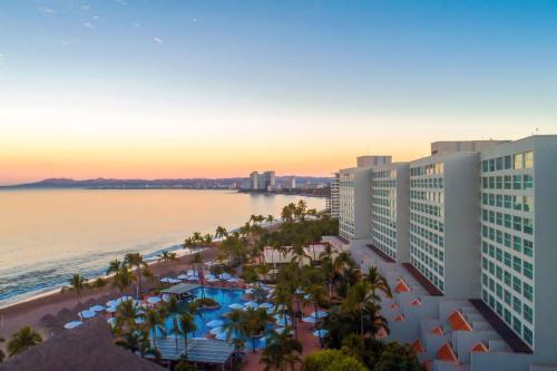 Las Glorias Resort | Sheraton Buganvilias Resort & Convention Center