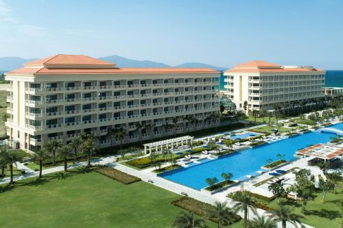 Ngu Hanh Son Resort | Sheraton Grand Danang Beach Resort & Spa