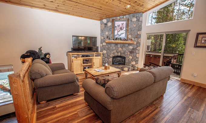 Tahoma House | Sherman by Hauserman Rentals