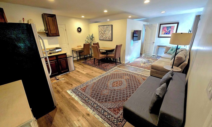 Sherman Oaks House | Sherman Oaks Cozy Guest House