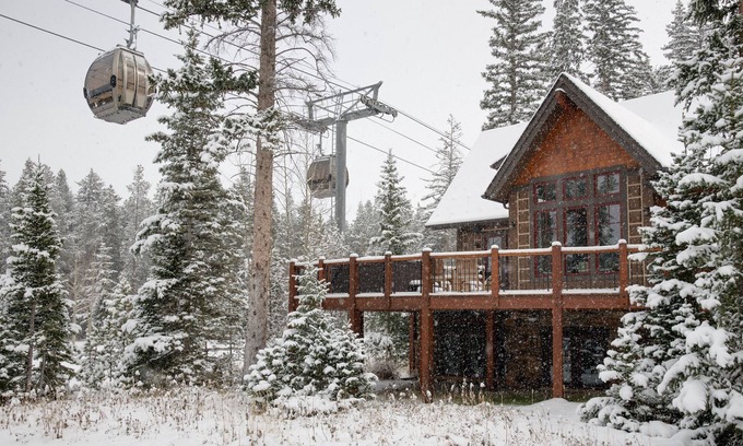Peak 8 Ski Chalet | Shock Hill Chalet: 100 Yards to Mid-Station Gondola