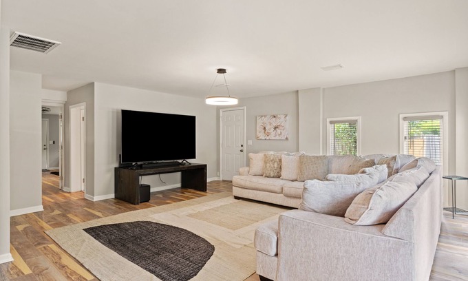Brunswick House | Shore Thing | 4 Bed, 2.5 Bath