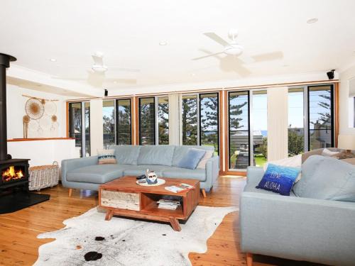 Culburra Beach House | Shores I Pet Friendly I 1 Min Walk to Beach