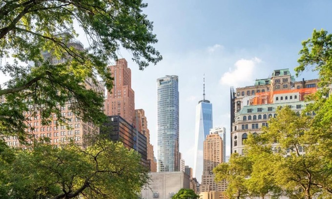 SoHo House | Short Distance From The Well-known Sites! Pets are Allowed HERE! Onsite Pool