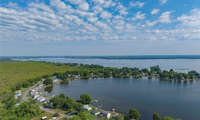 Brewerton House | Short Point Sweet Retreat