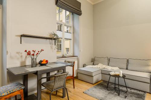 Praga Apartment | ShortStayPoland Brzeska B147