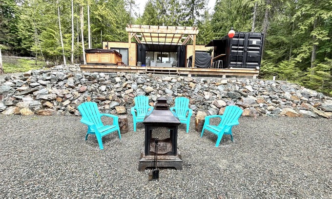 Anglemont Cabin | Shuswap Sea Can & Buoy Bar with HOT TUB & Buoy!
