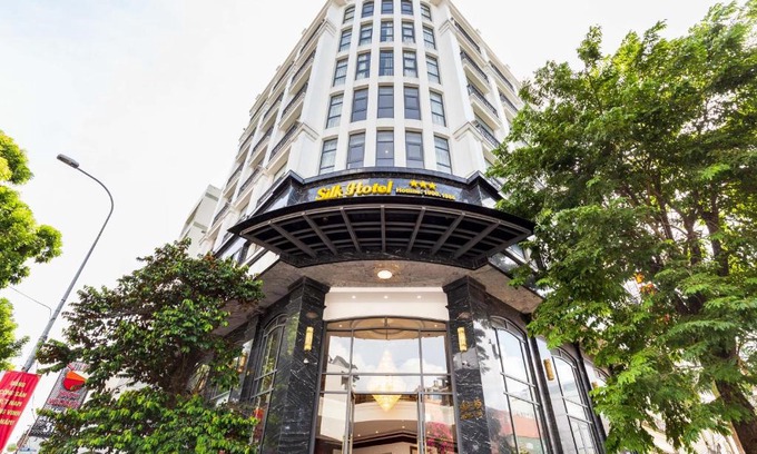 Tan Binh Hotel | Silk Hong Ha airport hotel