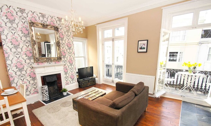 Brighton City Centre Apartment | Sillwood Balcony Apartment | by Brighton Holiday Lets