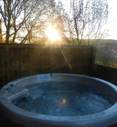 Cupar Ski Chalet | Silver Birch Lodge with Hot Tub