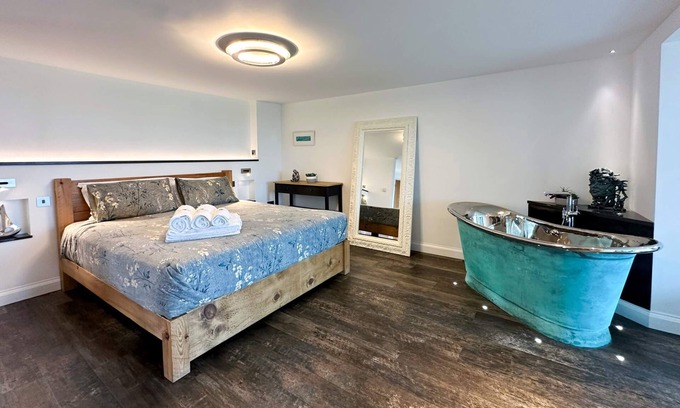 Marhamchurch Apartment | Silver Sea - sleeps 2 guests in 1 bedroom