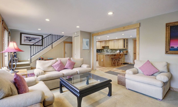 Willow Grove House | Silverthorne Escape, Big Views, 1 Car Private Garage