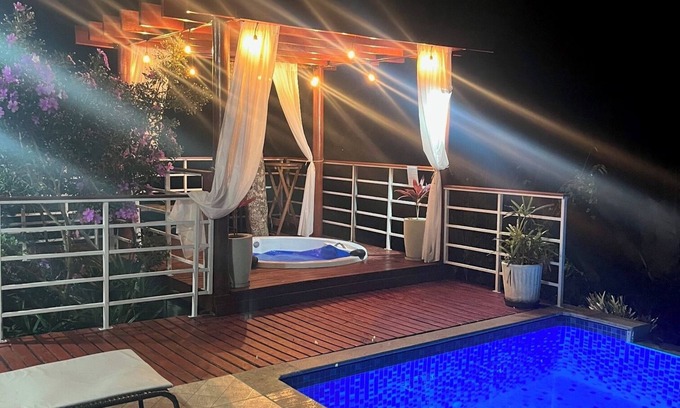 Mairipora House | Simple house with a hot tub, swimming pool and a beautiful view in Mairiporã