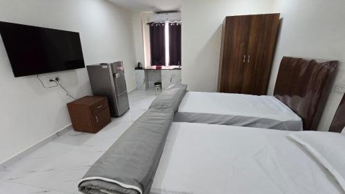 Shaikpet Apartment | Single Suite room