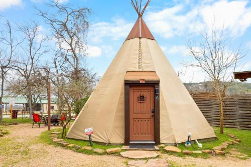 New Braunfels House | Sitting Bull - Tipi 6